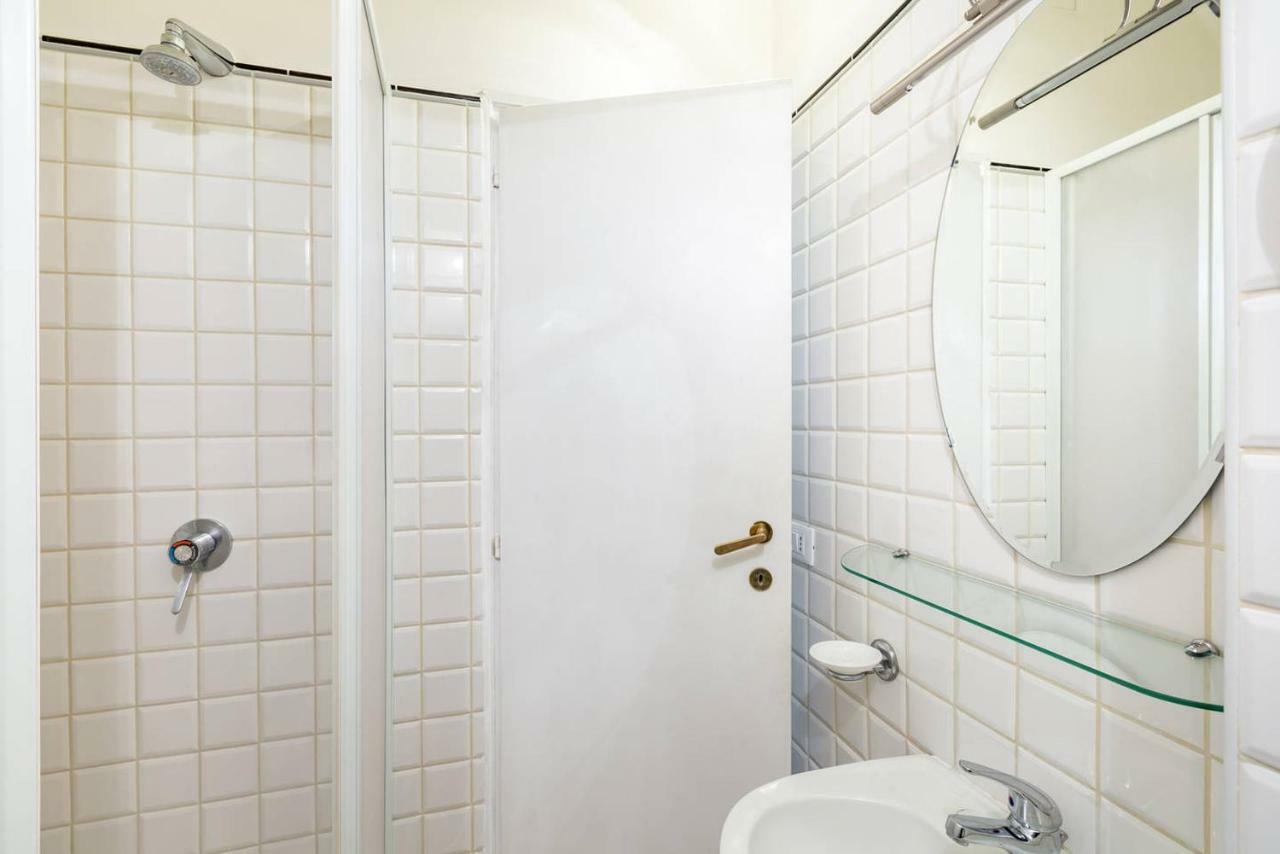 Santa Cecilia Apartment In Via Del Corso Roma Exterior foto